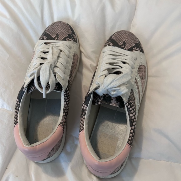 Sneakers - Picture 2 of 3